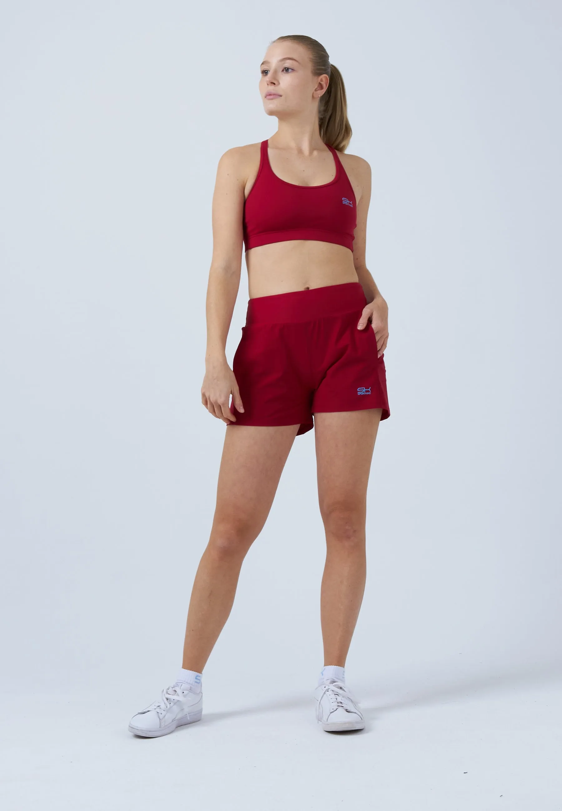 Advantage Tennis Shorts with ball belt, burgundy red