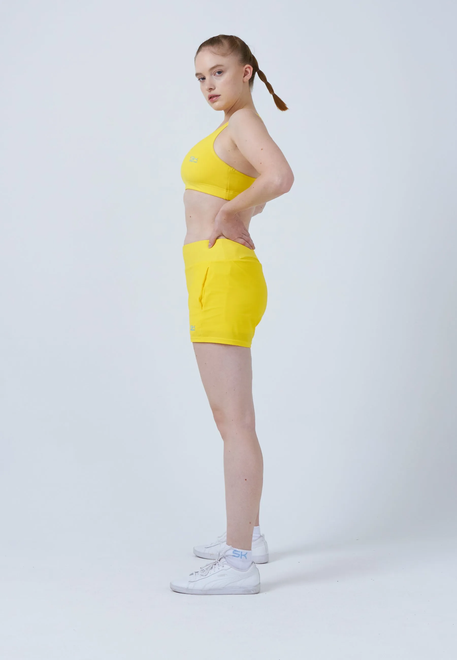 Advantage Tennis Shorts with ball belt, yellow